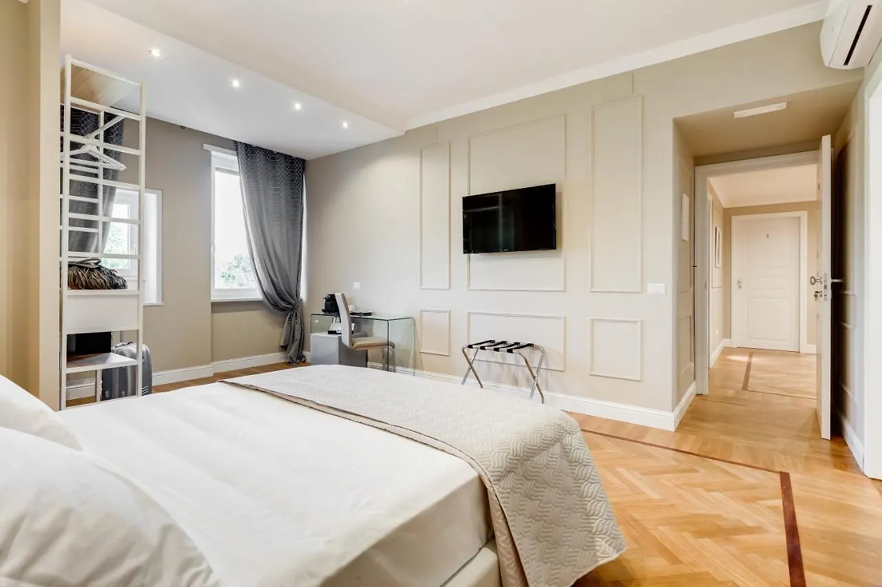** Guest house Mellini Palace Suites By Premium Suites Collection Rome Italy